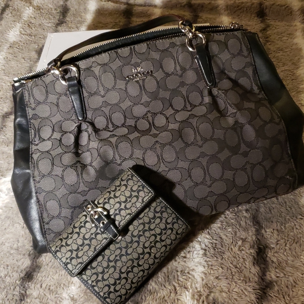 Coach Purse w/ Matching Wallet